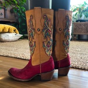 Corral Vintage Cowboy Boots